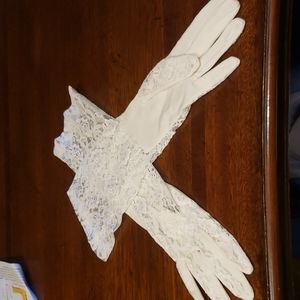 Vintage lace gloves